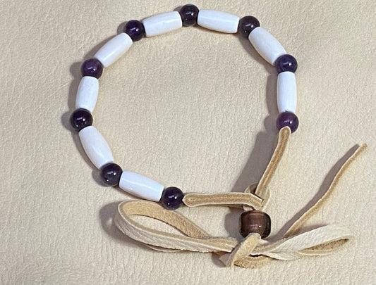 Single Strand White Hairpipe & Amethyst Bracelet