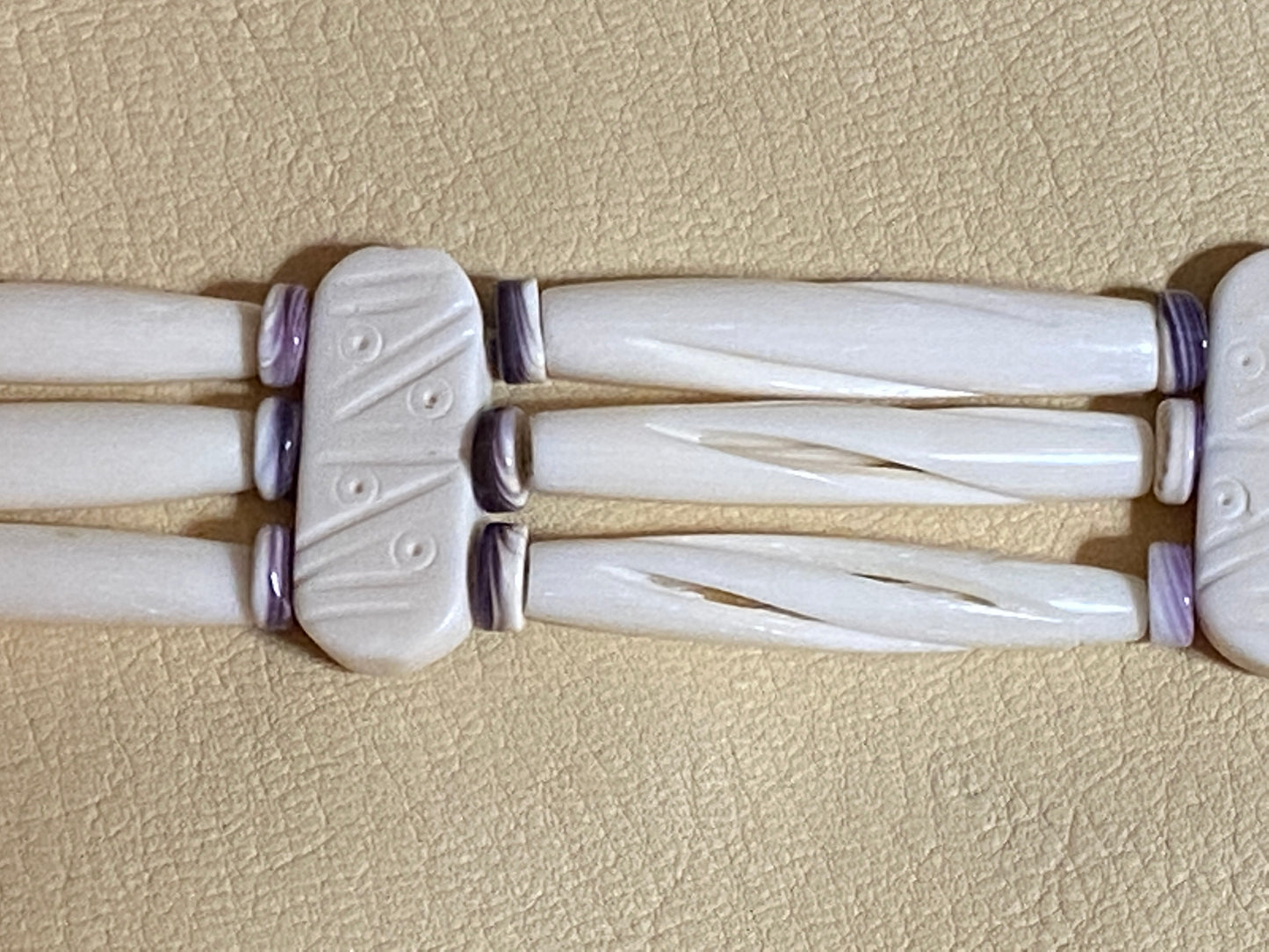 White Hairpipe & Wampum Choker Necklace