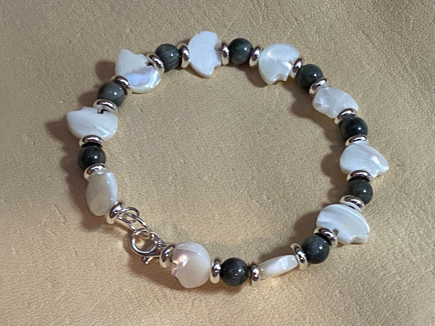 White Troca Shell Bear Beads & Hawks Eye Beads Bracelet